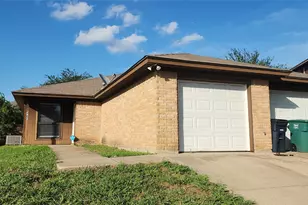 6721 Loma Vista Dr, Fort Worth, TX 76133 - Photo 2