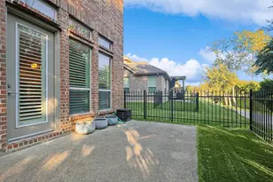 2812 Cedar Elm Dr, Carrollton, TX 75010 - Photo 32