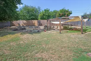 1211 Laguna Pl, Carrollton, TX 75006 - Photo 24