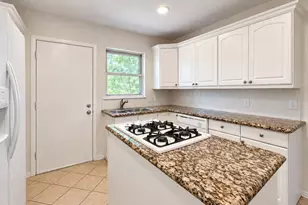 9926 Dresden Dr, Dallas, TX 75220 - Photo 6
