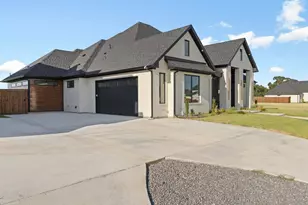 2012 Nichole Blvd, Pottsboro, TX 75076 - Photo 2