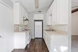 1811 Hidden Valley Rd, Granbury, TX 76049 - Photo 8