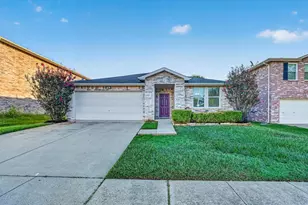8417 Redheart St, Arlington, TX 76002 - Photo 2