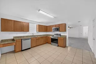 8417 Redheart St, Arlington, TX 76002 - Photo 6