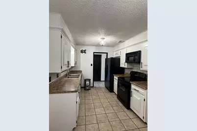 313 Linda Drive, Burleson, TX 76028 - Photo 2