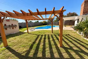 313 Linda Dr, Burleson, TX 76028 - Photo 22