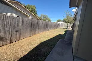 1485 Brook Meadow Cir, Lancaster, TX 75134 - Photo 18