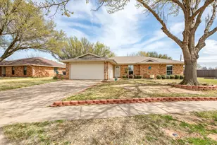 3 Four Sixes Cir, Wichita Falls, TX 76308 - Photo 2