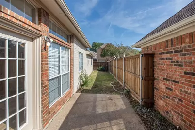 8714 Falls Road, Irving, TX 75063 - Photo 22