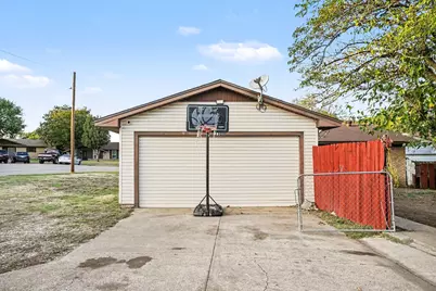310 Blueberry Drive, Duncanville, TX 75116 - Photo 32