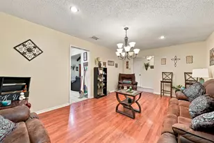 301 Brenda Dr, Hewitt, TX 76643 - Photo 8
