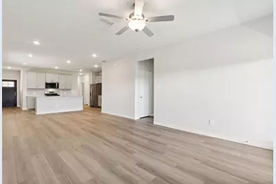 109 Greenbriar Drive, Princeton, TX 75071 - Photo 4
