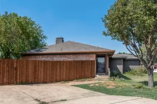 5126 Trail Dust Ln, Arlington, TX 76017 - Photo 2
