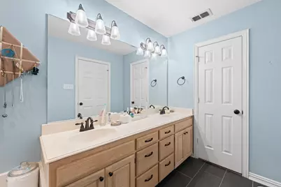 1618 Hyde Park Boulevard, Cleburne, TX 76033 - Photo 26