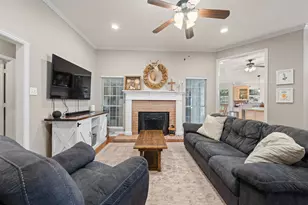 1618 Hyde Park Blvd, Cleburne, TX 76033 - Photo 6