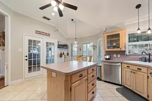 1618 Hyde Park Blvd, Cleburne, TX 76033 - Photo 14