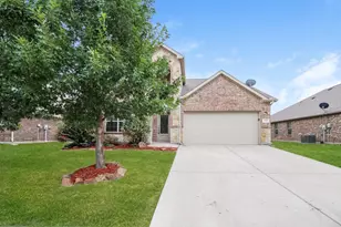 1333 Shelley Dr, Burleson, TX 76028 - Photo 2