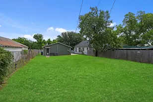 1317 Denver Ave, Fort Worth, TX 76164 - Photo 14