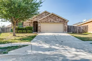 11204 Beechgrove Ct, Fort Worth, TX 76140 - Photo 2