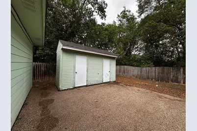 912 Oakwood Avenue, Waco, TX 76706 - Photo 8