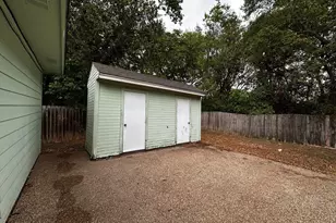 912 Oakwood Ave, Waco, TX 76706 - Photo 8