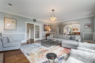 6703 Country Club Cir, Dallas, TX 75214 - Photo 10