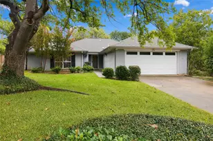 2935 Ridgewood Dr, Grapevine, TX 76051 - Photo 1