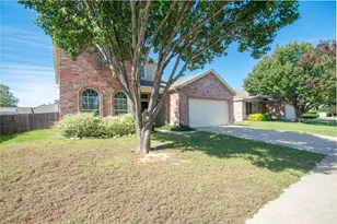 8512 Clearbrook Dr, Fort Worth, TX 76123 - Photo 2