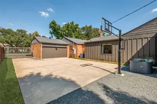 5222 Meadow Crest Dr, Dallas, TX 75229 - Photo 38