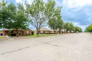 1609 W Jamestown Dr, Ennis, TX 75119 - Photo 20
