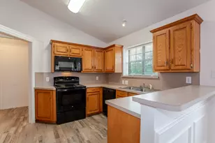 1609 W Jamestown Dr, Ennis, TX 75119 - Photo 6