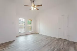 1609 W Jamestown Dr, Ennis, TX 75119 - Photo 12