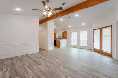 1609 W Jamestown Drive, Ennis, TX 75119 - Photo 2