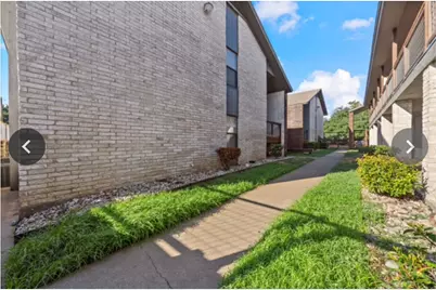 1366 S 12th Street, Waco, TX 76706 - Photo 8