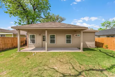 804 N Chandler Drive, Fort Worth, TX 76111 - Photo 22