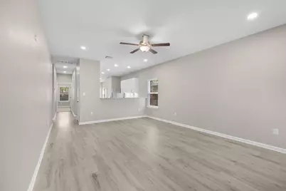804 N Chandler Drive, Fort Worth, TX 76111 - Photo 6