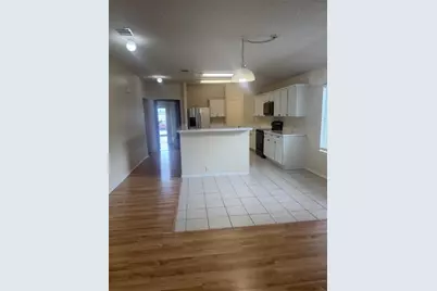 1403 Eveningcrest Court, Arlington, TX 76002 - Photo 4