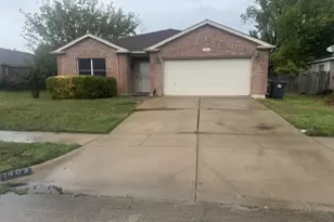 1403 Eveningcrest Ct, Arlington, TX 76002 - Photo 1