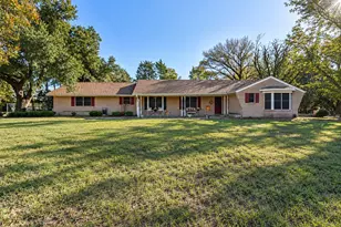 907 N Elm St, Kemp, TX 75143 - Photo 1