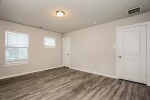 613 Sophia Wy, Lewisville, TX 75057 - Photo 10