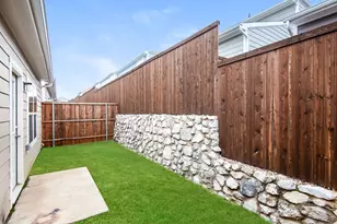 613 Sophia Wy, Lewisville, TX 75057 - Photo 14