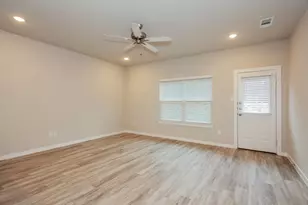 613 Sophia Wy, Lewisville, TX 75057 - Photo 4