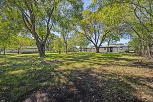 718 N Union St, Whitesboro, TX 76273 - Photo 30