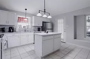 2918 Periwinkle Ct, Garland, TX 75040 - Photo 16
