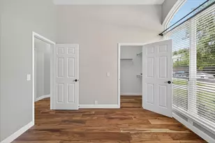 913 Chapel Dr, Denton, TX 76205 - Photo 4