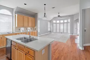 2450 Thorntree Dr, Frisco, TX 75033 - Photo 8