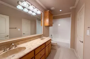 1119 Mallard Pointe Dr, Grand Prairie, TX 75104 - Photo 18