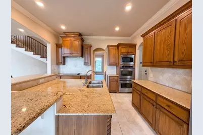 1119 Mallard Pointe Drive, Grand Prairie, TX 75104 - Photo 2