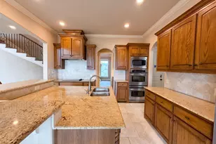 1119 Mallard Pointe Dr, Grand Prairie, TX 75104 - Photo 2