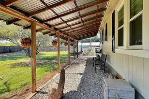713 Spring St, Granbury, TX 76048 - Photo 20